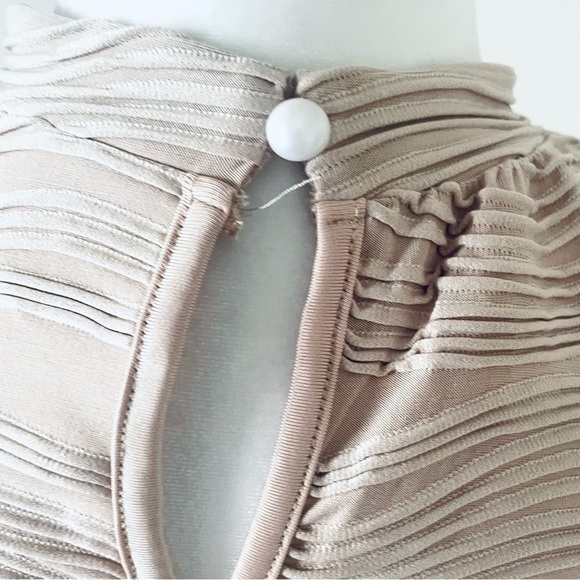 Beige / Tan Sleeveless Shift - Size M - Great Condition - Picture 9 of 10